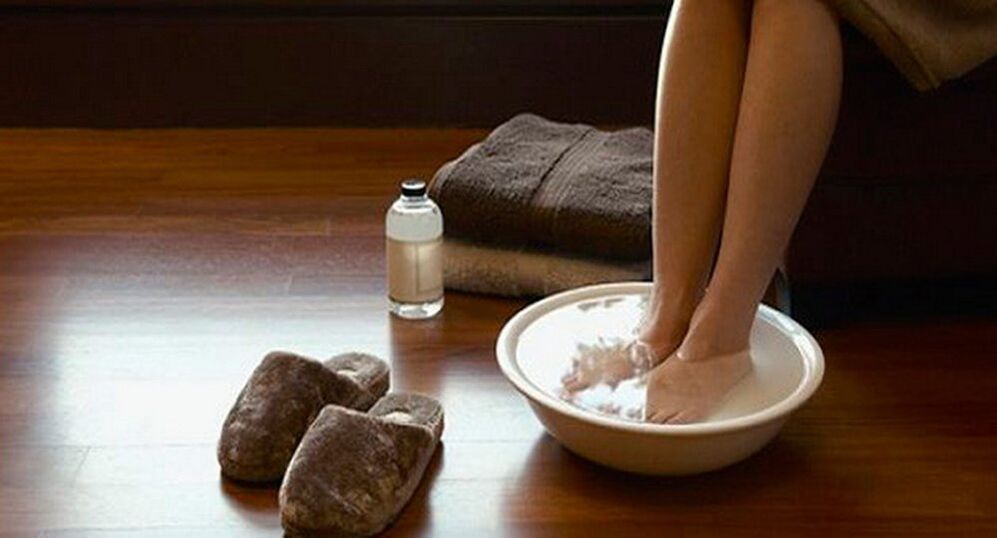 disinfection of obvius and taking a foot bath against fungi